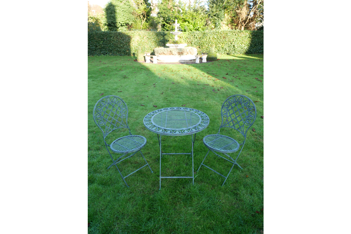 Decorative Metal Bistro Set – Outdoor Table & Chairs for Garden or Patio