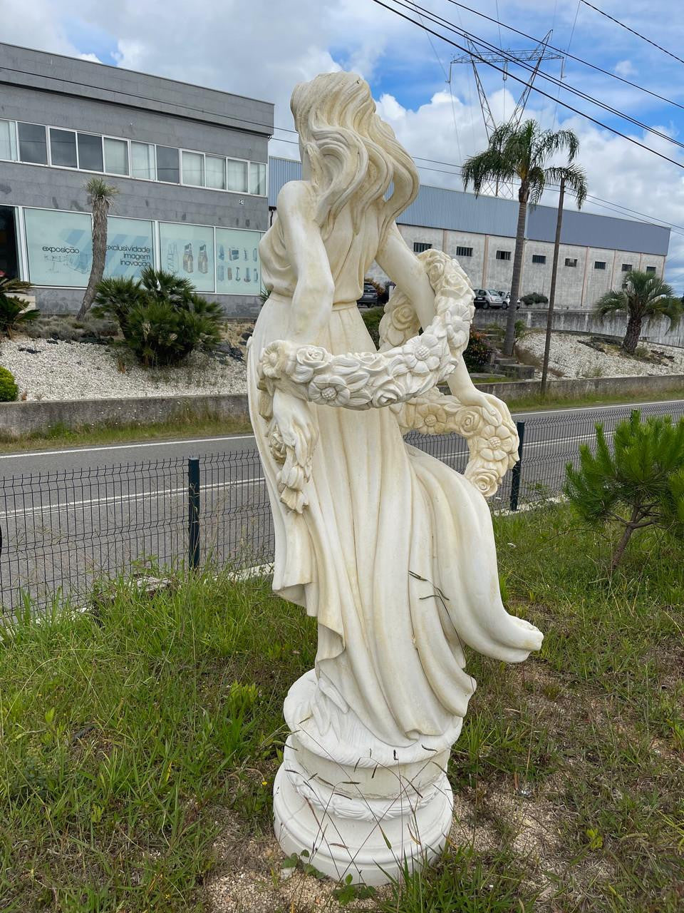 Elegant White Stone Cast Lady With A Rose Garland 1 m 76 Tall