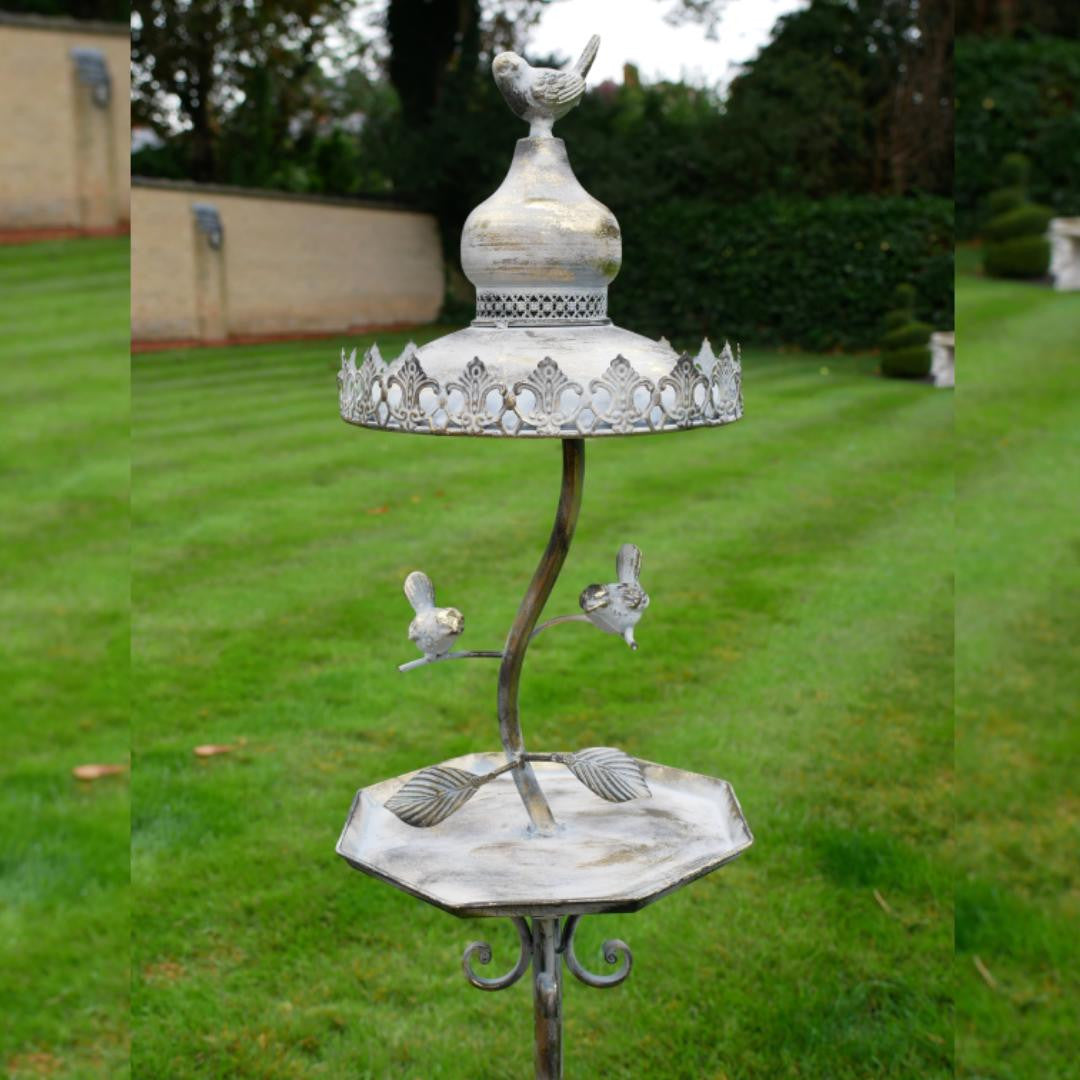 Fascinating Dedicated Metal bird feeder