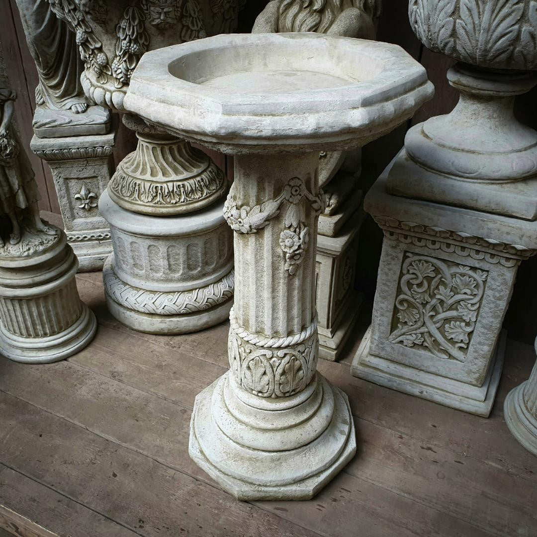 Georgian style Large Elegant Birdbath