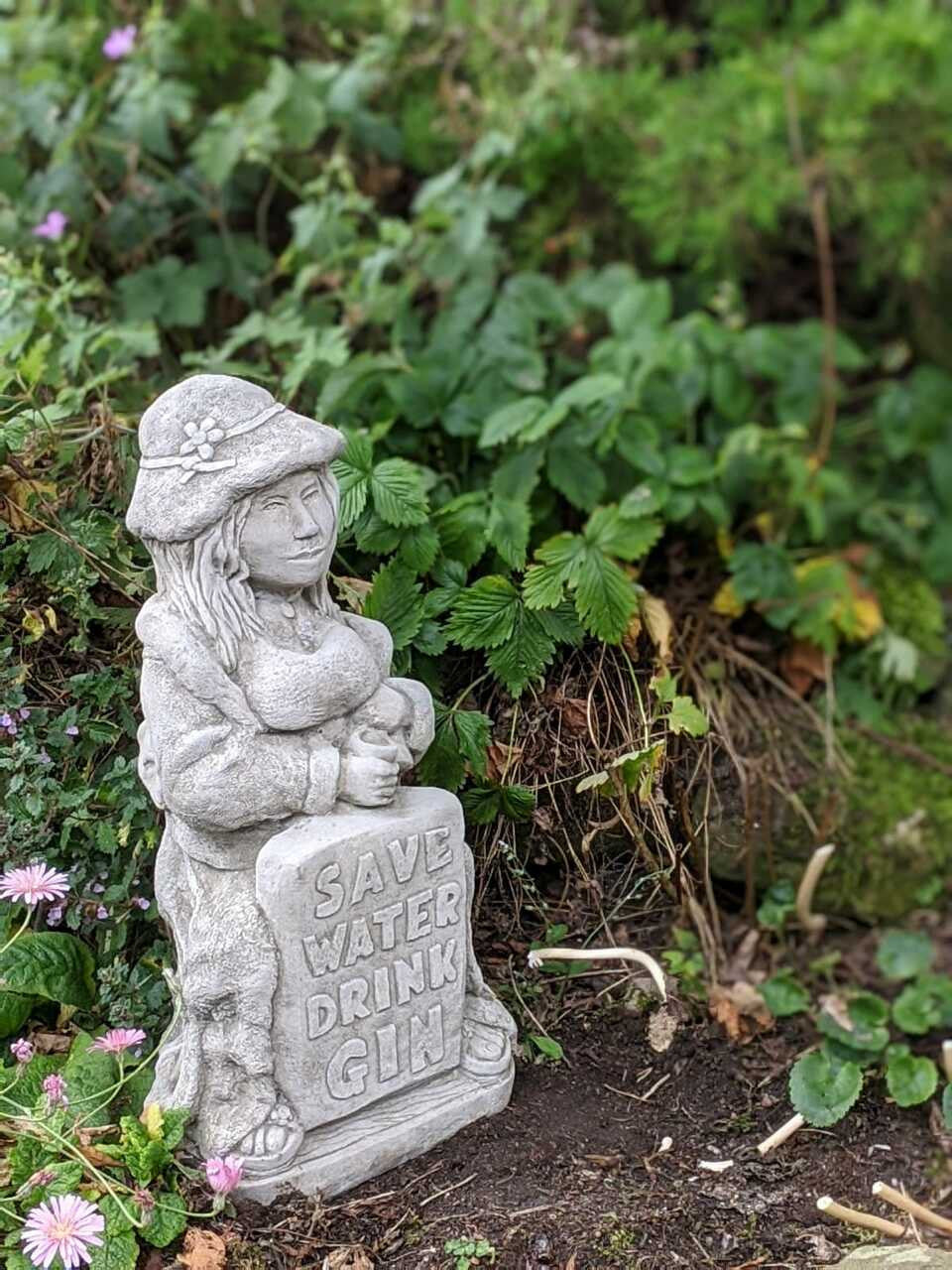 Gin Woman Funny Stone Statue
