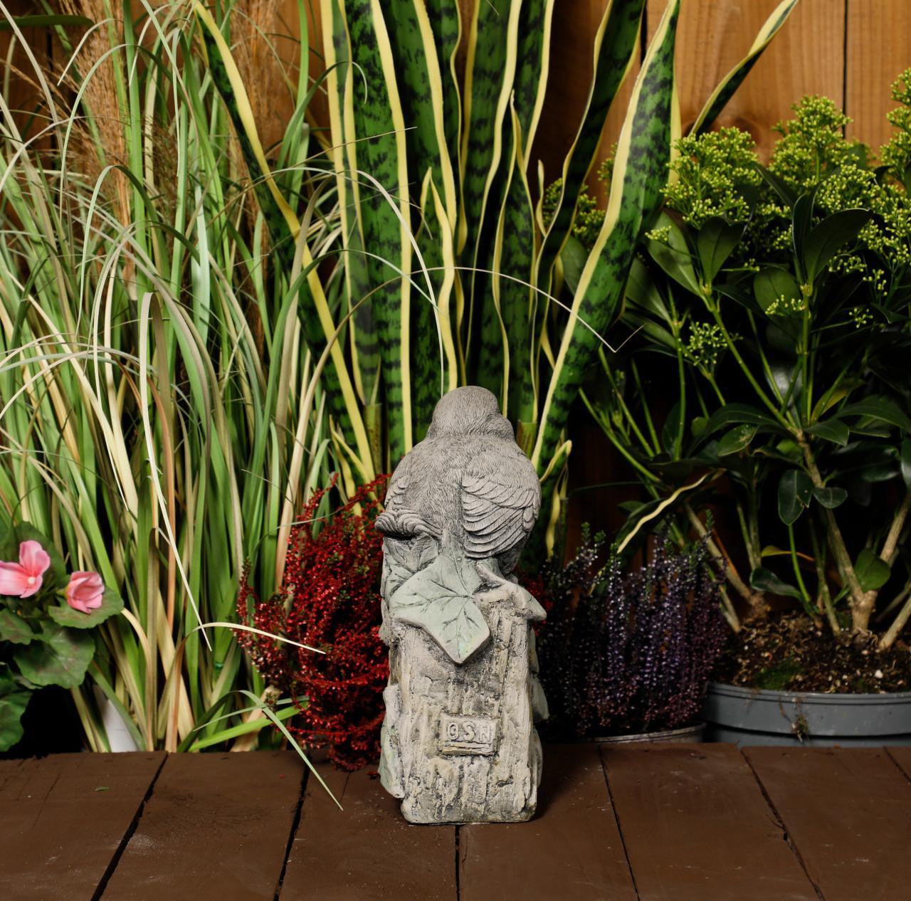 Robin on Post Statue | Bird on Post Stone Garden Ornament