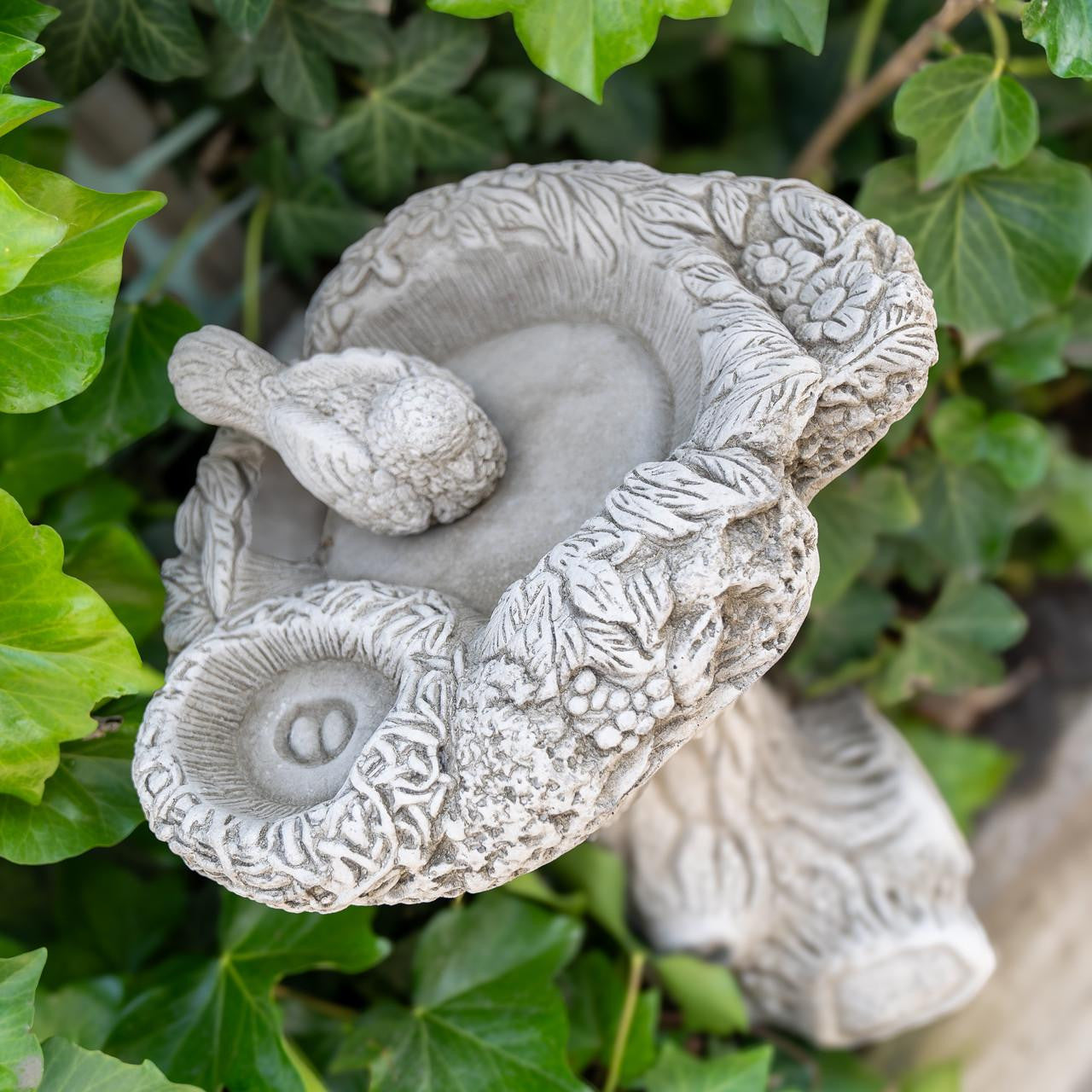 Stone Cast 'Bird nest' Design Garden Birdbath