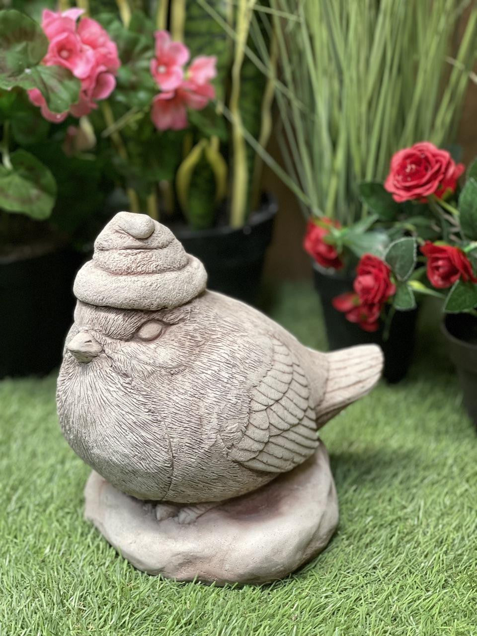 Stone Cast Christmas Robin Garden Ornament