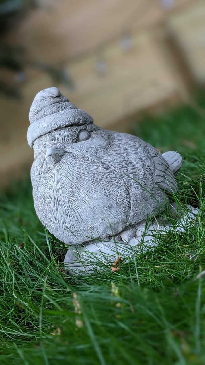 Stone Cast Christmas Robin Garden Ornament