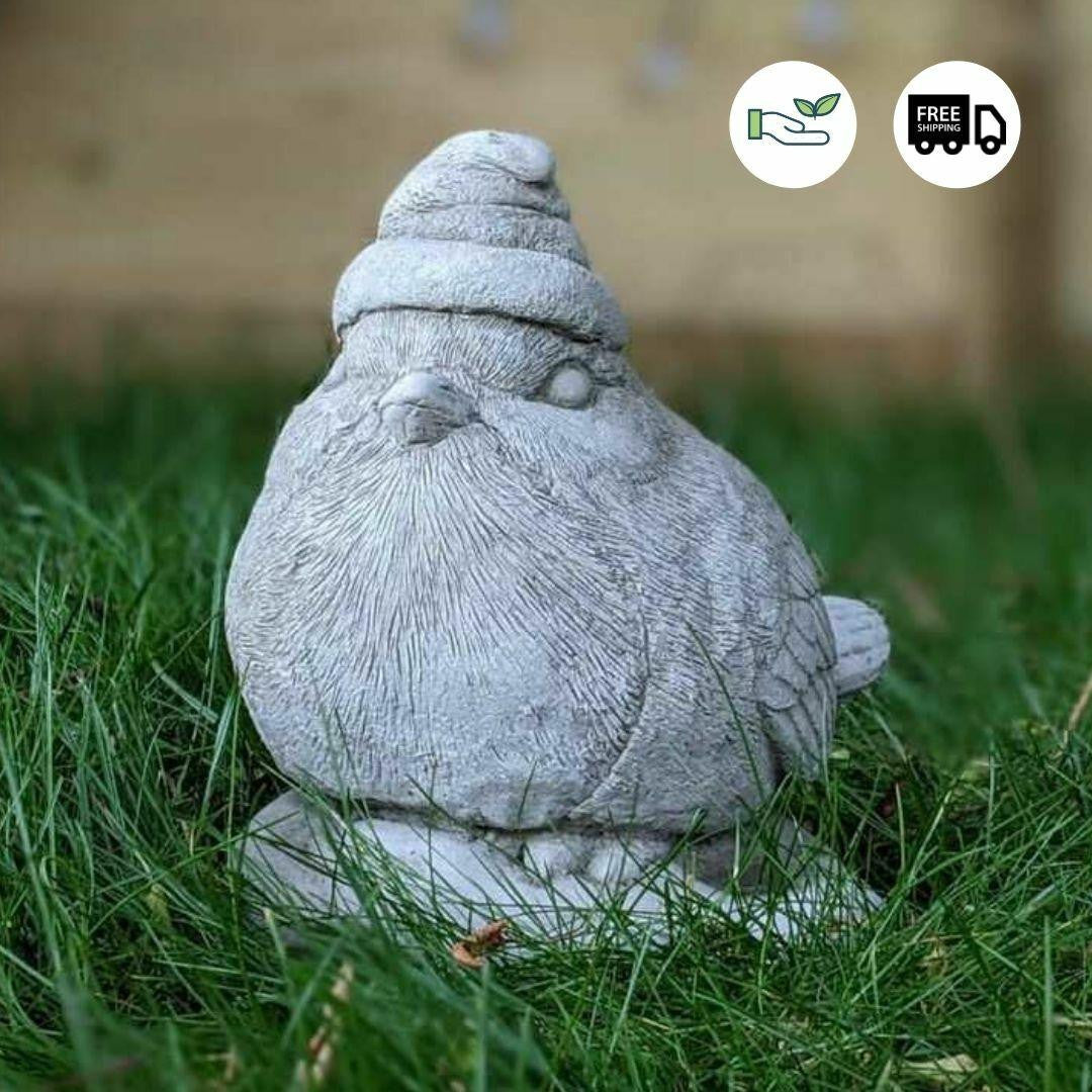 Stone Cast Christmas Robin Garden Ornament