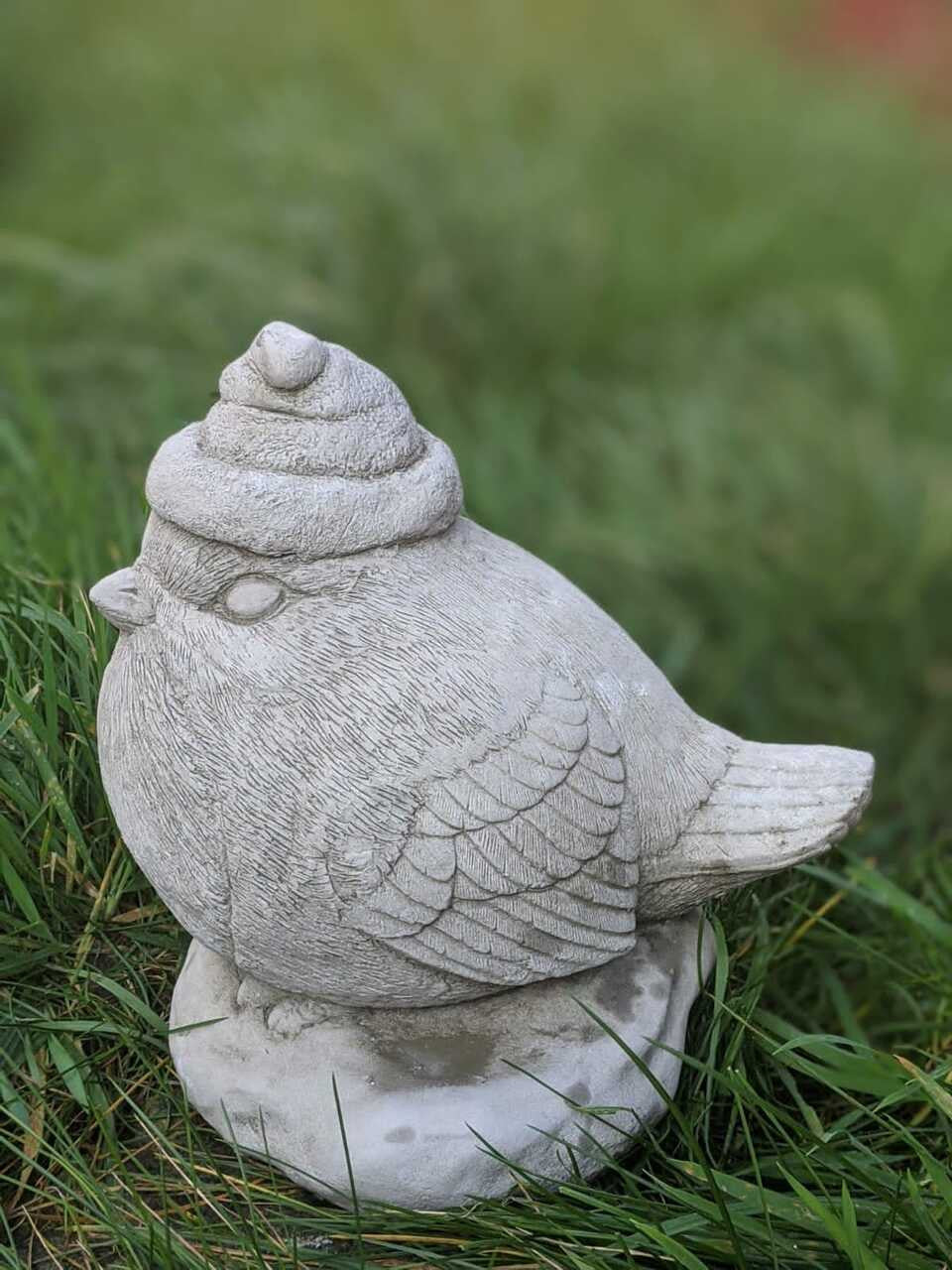 Stone Cast Christmas Robin Garden Ornament