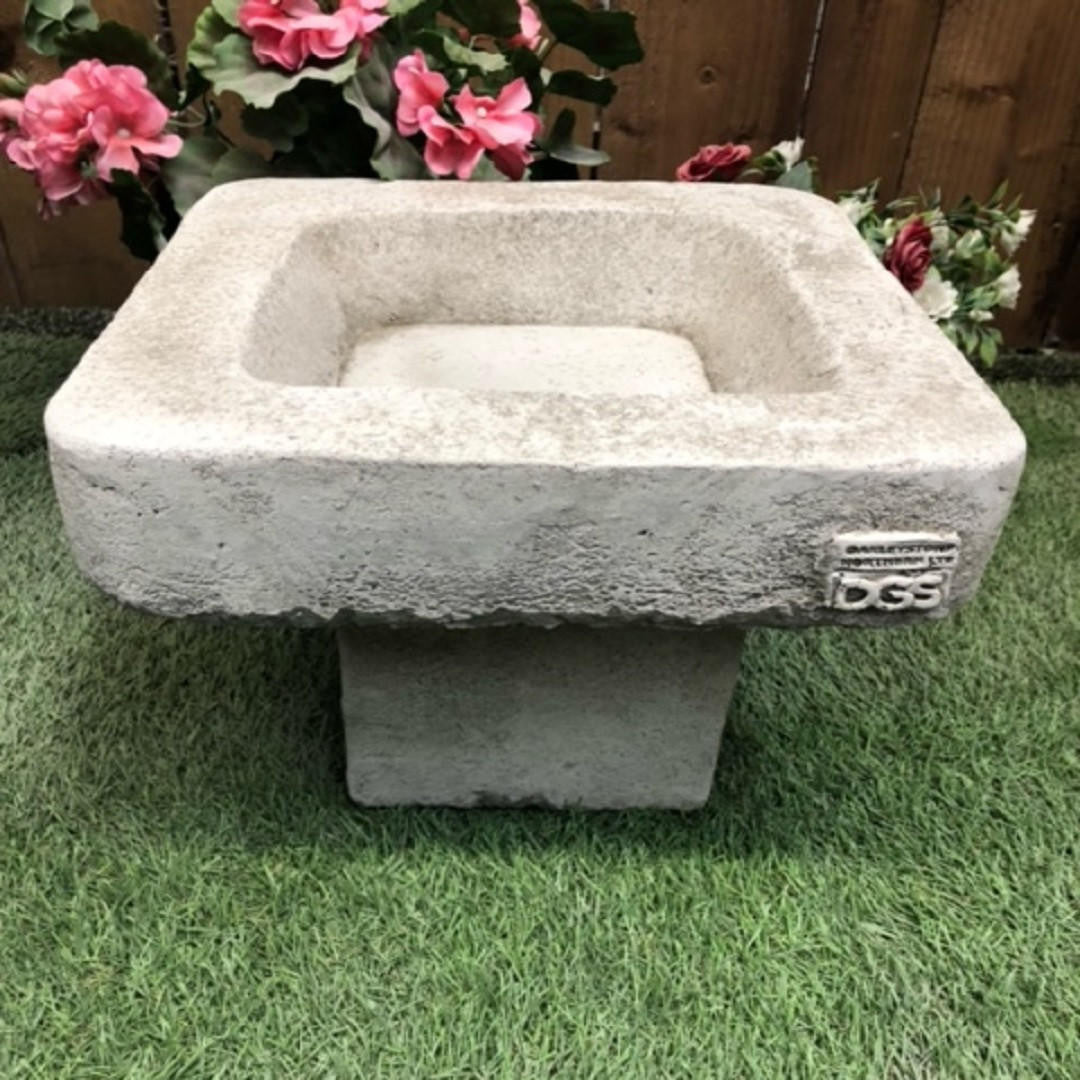 Stone Cast Plain Low Square Birdbath 18 kg