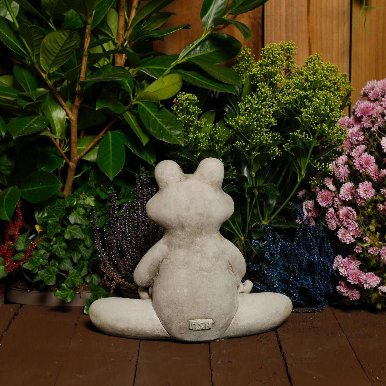 Meditating Frog Sculpture in Cast Stone