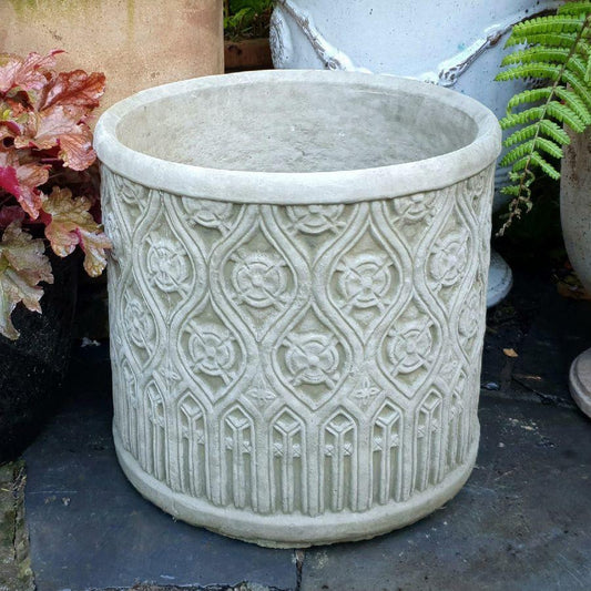 Circular garden Pot 'Tudor' with Ornate Pattern