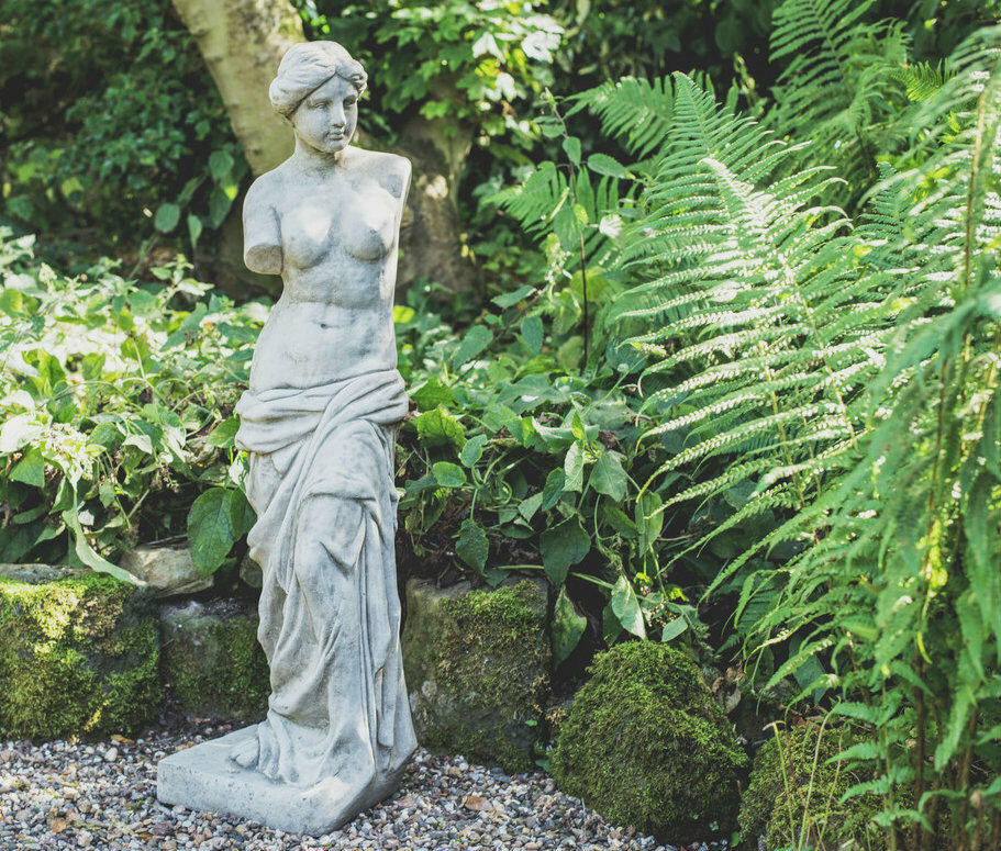 Medium Venus Style Classic Stone Cast Garden Ornament Statuary