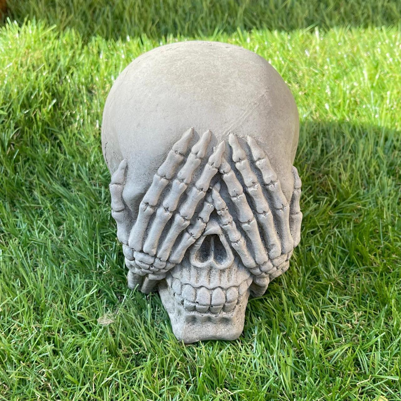 Set of Three Skulls Stone cast Garden Ornament Home Decoration