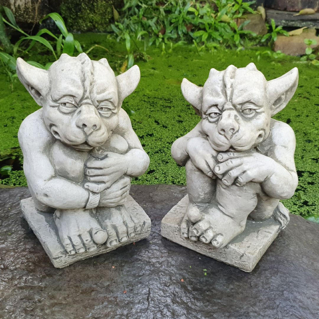 Stone Cast Sparta Stone Gargoyle A Ornament