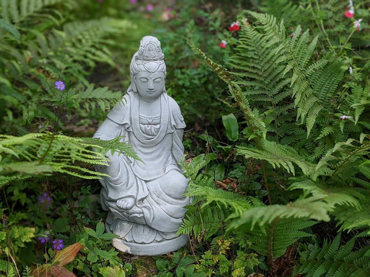 Traditional Kuan Yin Guan Yin Buddha Statue
